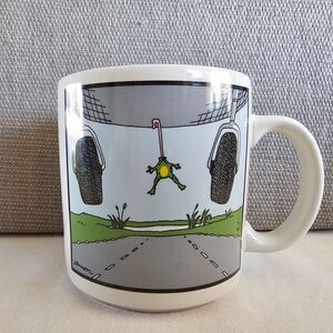 The Far Side Vintage Coffee Mug Frog Hanging on Airplane Bottom Gary Larson